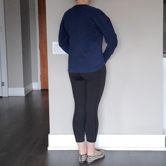 ๐ HOST PICK ๐ Harvard University Cotton Sweatshirt - Picture 10 of 16